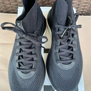Lululemon Chargefeel Workout Mid Shoe Black & White Size 7.5